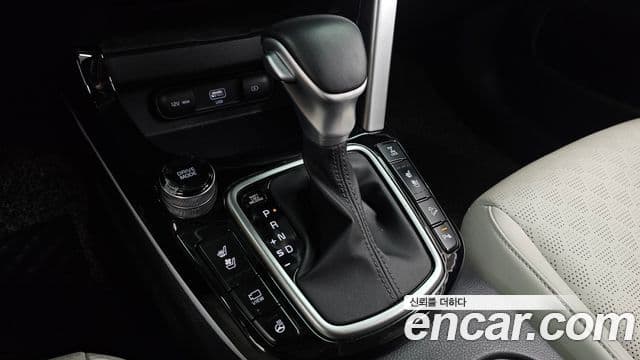 Kia Seltos 2021 — ფოტო 9/20