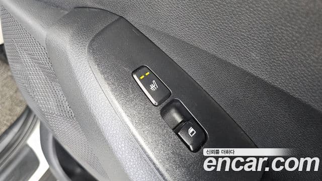 Kia Seltos 2021 — ფოტო 19/20
