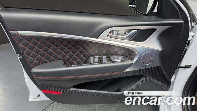 Genesis G70 2018 — Photo 18/30
