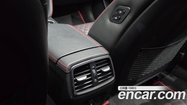 Genesis G70 2018 — Photo 20/30