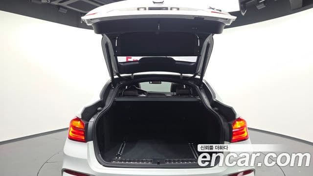 BMW X4 2018 — Photo 27/32