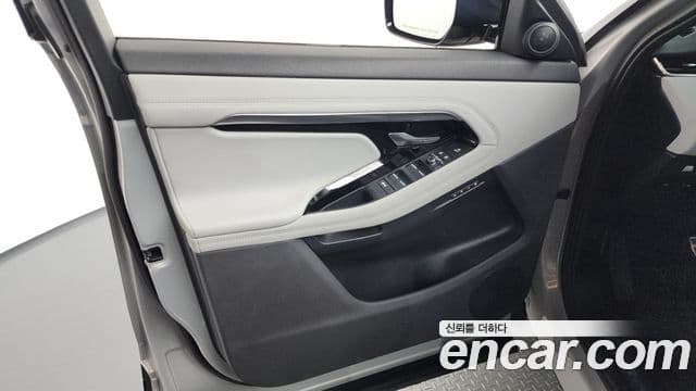 Land Rover Range Rover Evoque 2022 — Photo 32/34