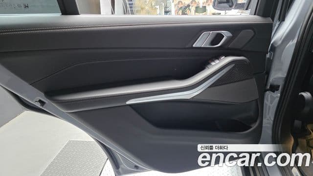 BMW X7 2025 — Photo 22/30