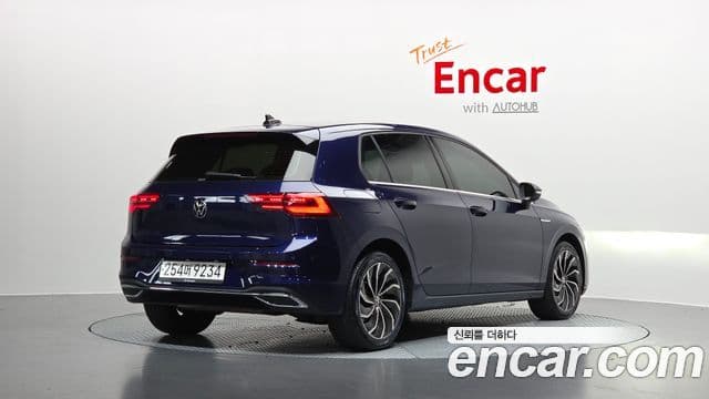 Volkswagen Golf 2022 — ფოტო 2/20