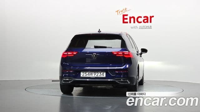 Volkswagen Golf 2022 — ფოტო 4/20