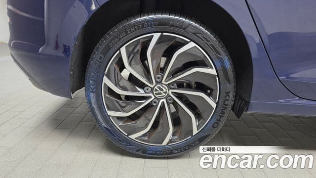 Volkswagen Golf 2022 — ფოტო 5/20