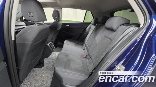 Volkswagen Golf 2022 — ფოტო 12/20