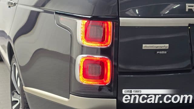 Land Rover Range Rover 2021 — Photo 19/33