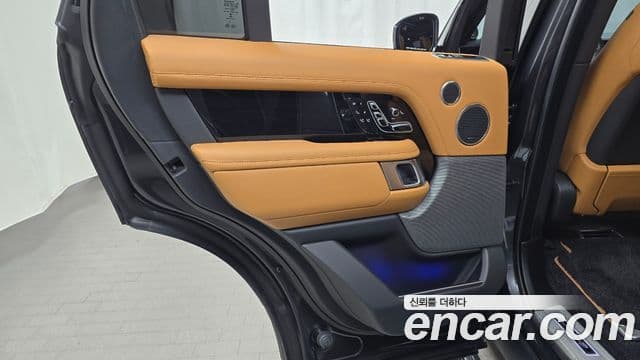 Land Rover Range Rover 2021 — Photo 23/33