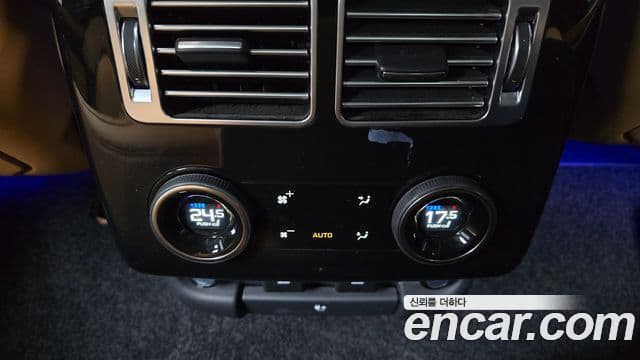 Land Rover Range Rover 2021 — Photo 7/33