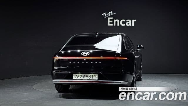 Hyundai Grandeur 2023 — ფოტო 4/20