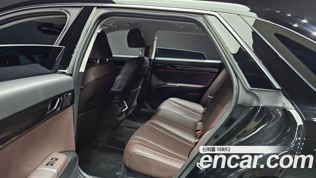 Hyundai Grandeur 2023 — ფოტო 11/20