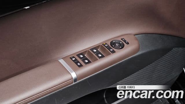 Hyundai Grandeur 2023 — ფოტო 17/20