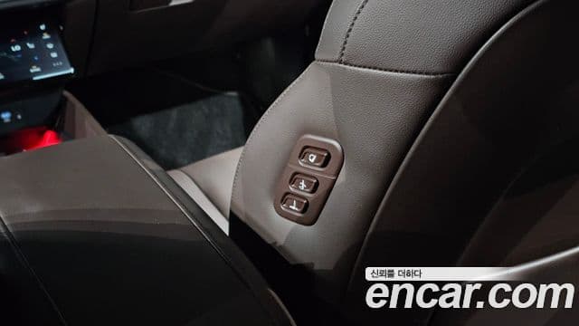 Hyundai Grandeur Hybrid 2023 — Photo 23/34