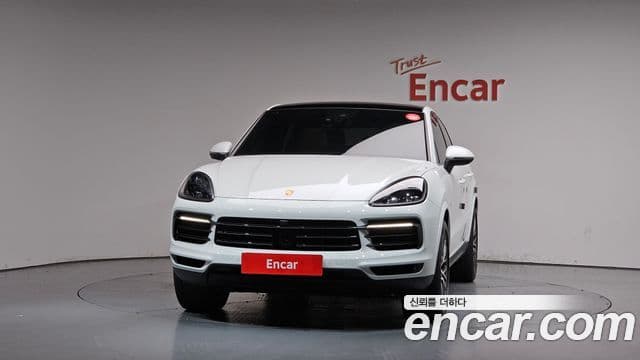 Porsche Cayenne 2022 — Photo 7/35