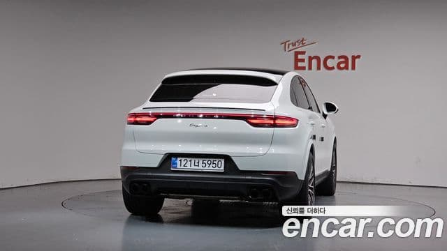 Porsche Cayenne 2022 — Photo 23/35