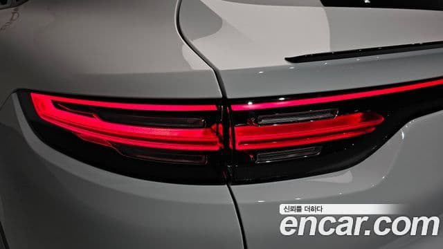 Porsche Cayenne 2022 — Photo 26/35