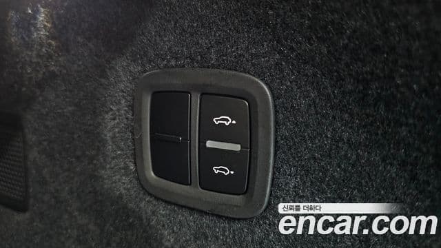 Porsche Cayenne 2022 — Photo 22/35