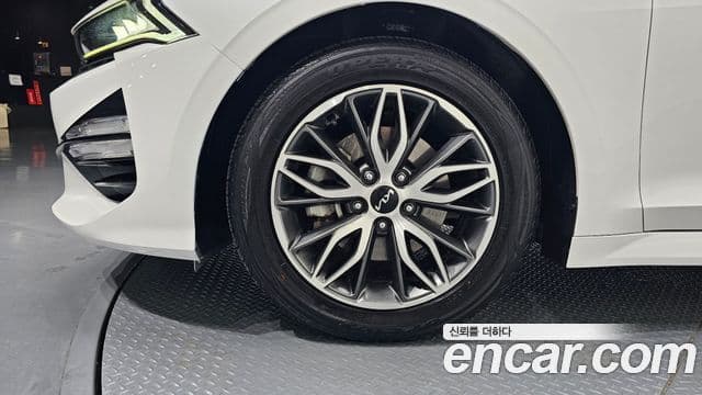 Kia K5 2021 — ფოტო 5/20