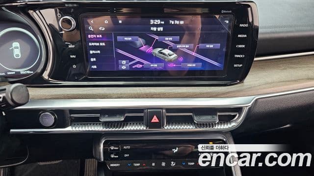 Kia K5 2021 — ფოტო 14/20