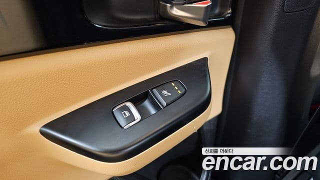 Kia Carnival 2023 — Şəkil 19/20