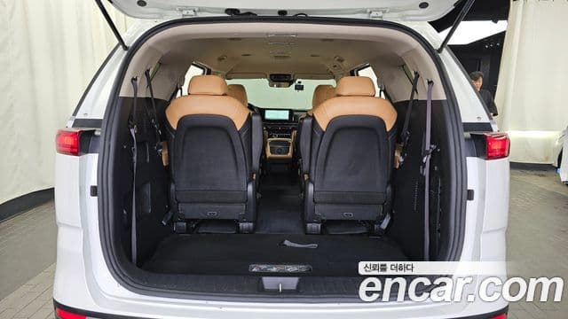 Kia Carnival 2023 — фото 20 из 20