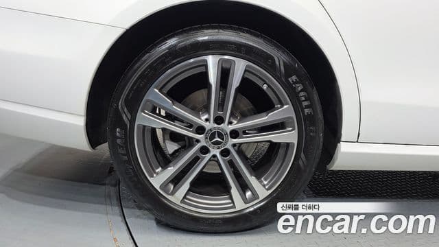 Mercedes-Benz E-Class 2023 — Şəkil 5/20