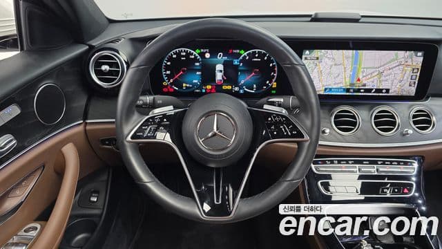 Mercedes-Benz E-Class 2023 — Şəkil 13/20