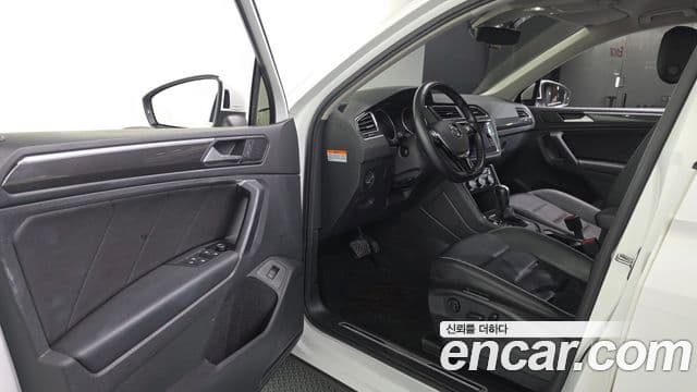 Volkswagen Tiguan 2020 — Şəkil 10/20