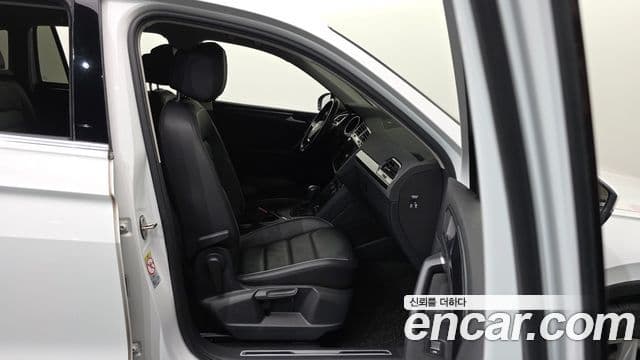 Volkswagen Tiguan 2020 — Şəkil 11/20