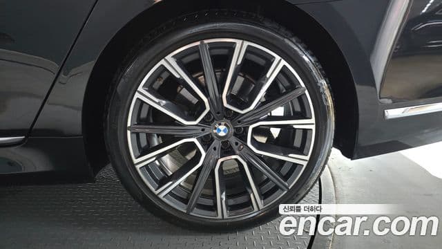 BMW 7 Series 2020 — Şəkil 13/31