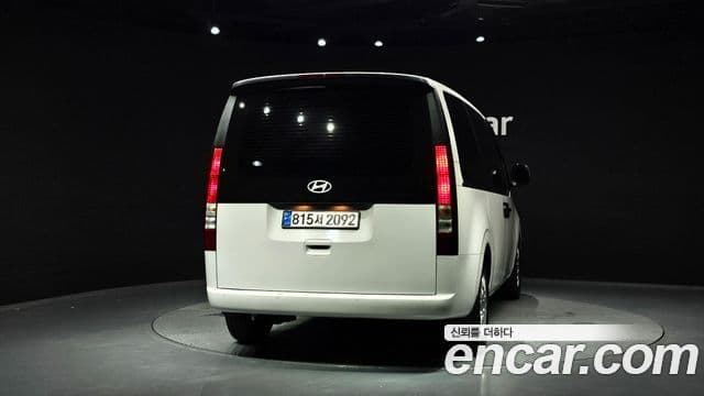 Hyundai Staria 2024 — ფოტო 4/20