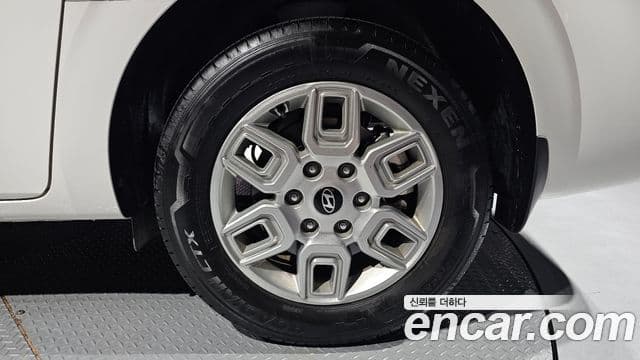 Hyundai Staria 2024 — Photo 15/33