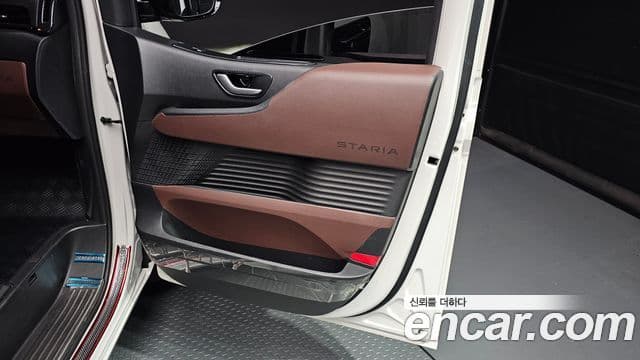 Hyundai Staria 2024 — Photo 24/33