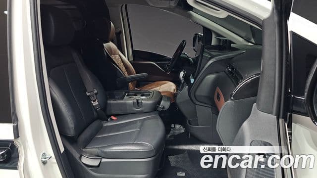 Hyundai Staria 2024 — Photo 18/33