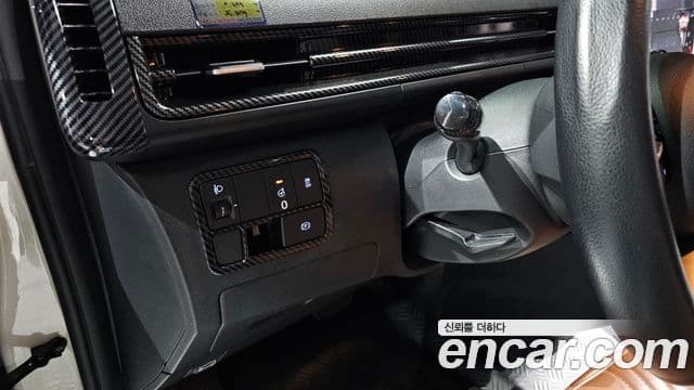 Hyundai Staria 2024 — Photo 6/33