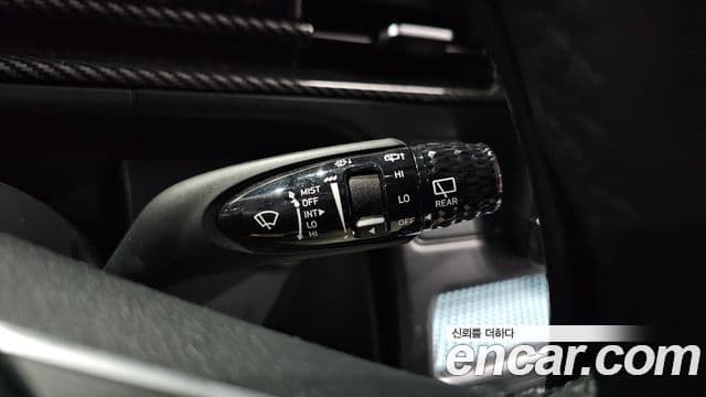 Hyundai Staria 2024 — Photo 3/33