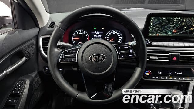 Kia Seltos 2021 — Фото 13/20