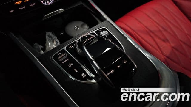 Mercedes-Benz G-Class 2023 — Photo 9/34