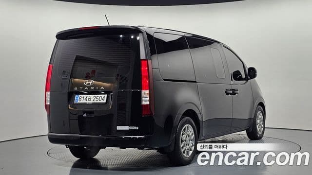 Hyundai Staria 2023 — Фото 2/20