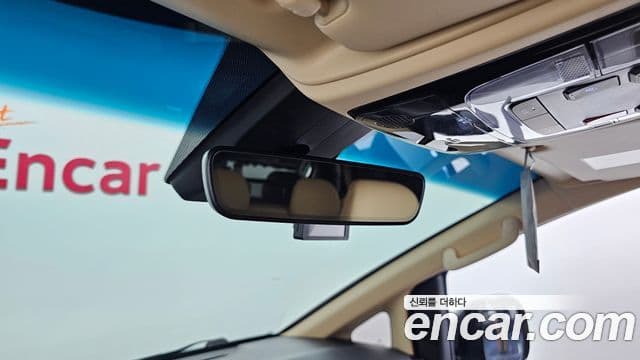 Hyundai Staria 2023 — Фото 16/20