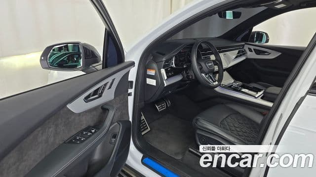 Audi Q7 2022 — Şəkil 10/20