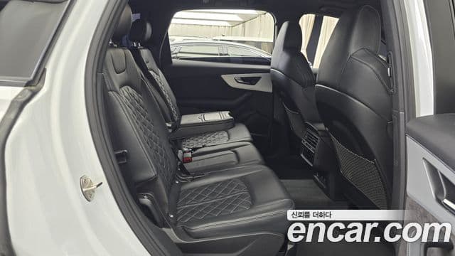 Audi Q7 2022 — Şəkil 11/20