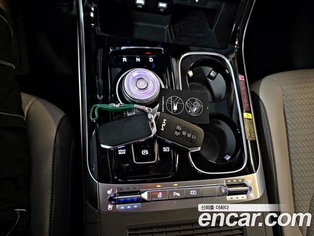 Kia Carnival 2022 — Şəkil 18/20