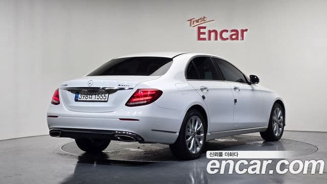 Mercedes-Benz E-Class 2018 — Şəkil 2/20