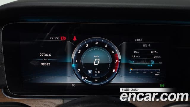 Mercedes-Benz E-Class 2018 — Şəkil 8/20