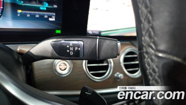 Mercedes-Benz E-Class 2018 — Şəkil 9/20