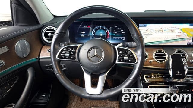 Mercedes-Benz E-Class 2018 — Şəkil 13/20