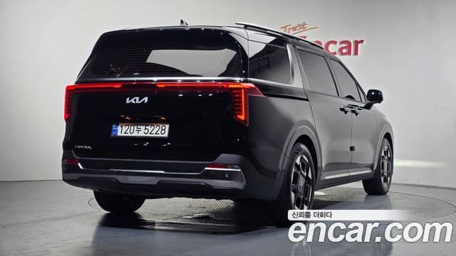 Kia Carnival 2024 — Şəkil 2/20