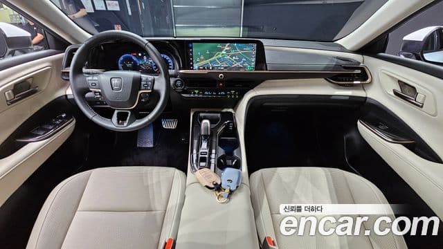 Toyota Crown Crossover 2025 — Şəkil 7/20